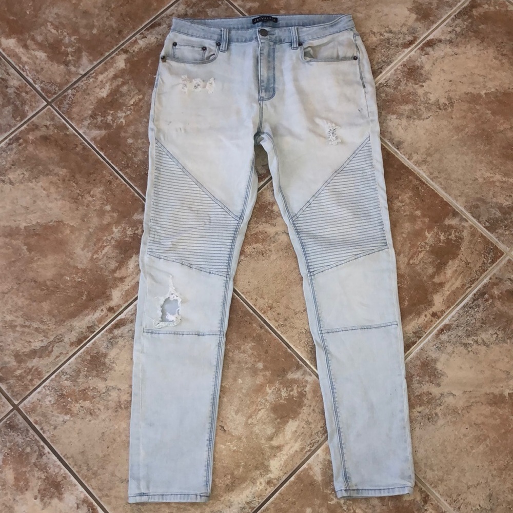 Jaywalker distressed jeans